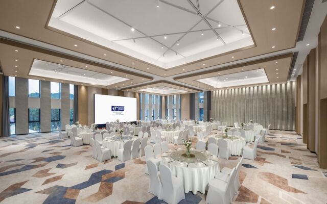 Holiday Inn Express Tengchong Hot Spring by IHG