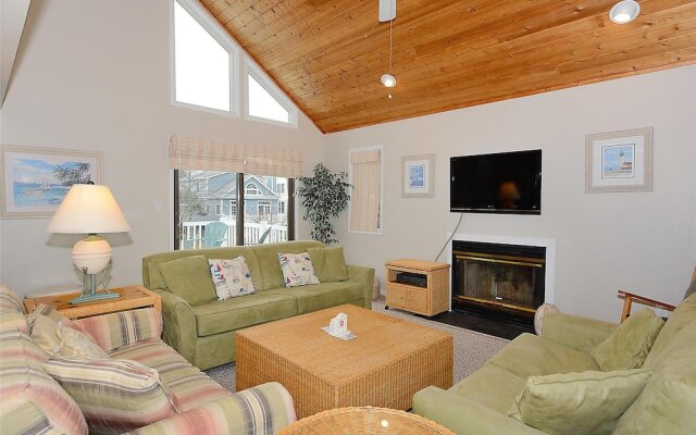 209 Parkwood Street by Long & Foster