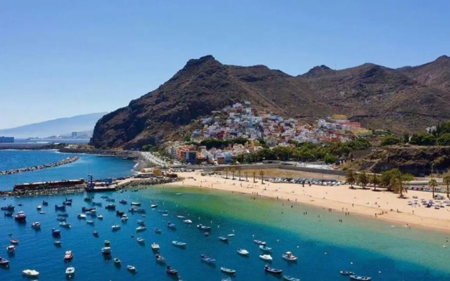 Oasis Penthouse in Santa Cruz by Edén Rentals