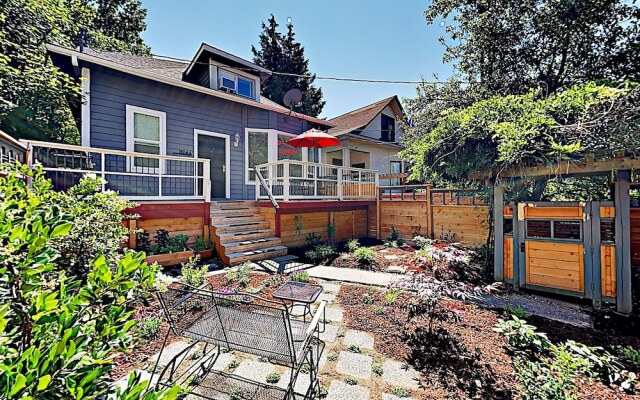 1124 14th Ave Townhome by RedAwning