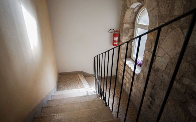 Apartment Dumaneo Art