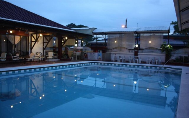La Piscine Bed & Breakfast