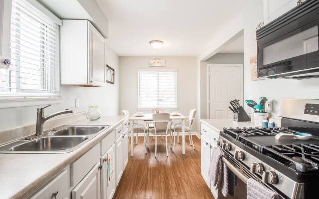 Beautiful retreat Home Near Auburn Hills/Waterford