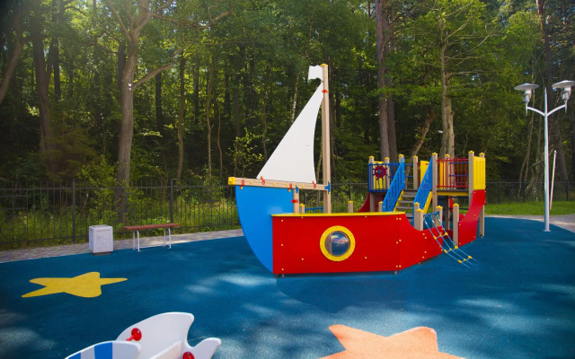 Ласточка на проезде Майский