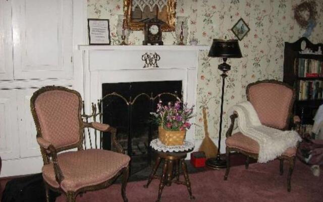 Family Farmhouse Inn