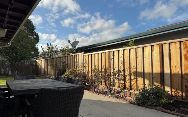 Sunnyvale 3B2b Super Big House