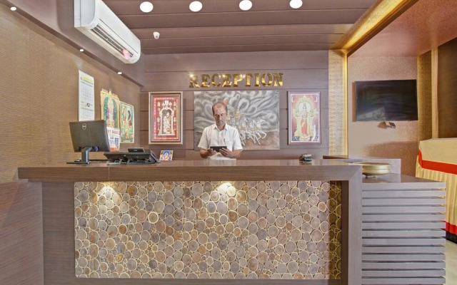 OYO 30970 AAR Royal Residency