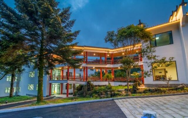 Emerald Resort