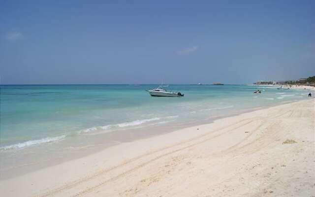 IT Luxury Condo by Tripintravel