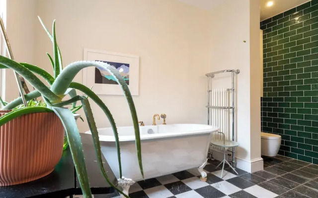 The Emporium - Stylish 2BD in Winchcombe