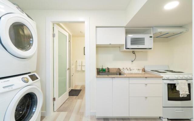 Beautiful 2BR Suite in central West Vancouver