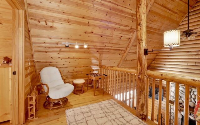 Binky's Mountain Hideaway #2455