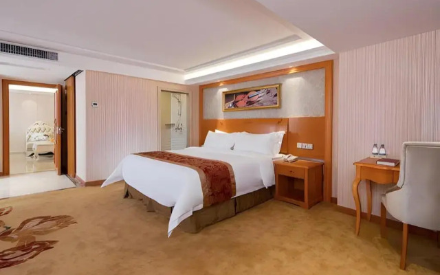 Vienna Hotel (Lingshui Center)