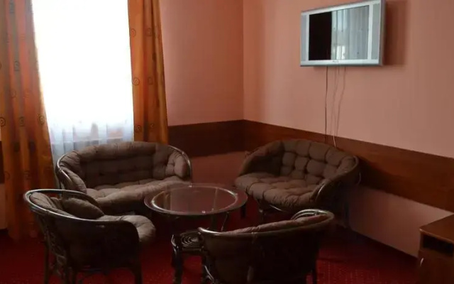 Sala Bankietowa i Pokoje Gościnne
