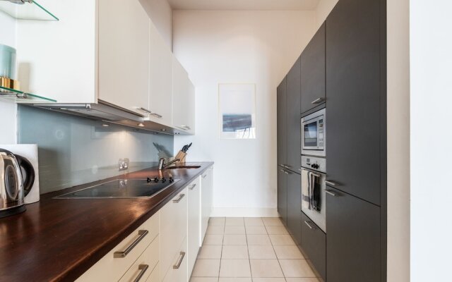 2 Bdr in Kensington E1 by the Residences