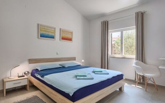 House Lino ?A tinjan