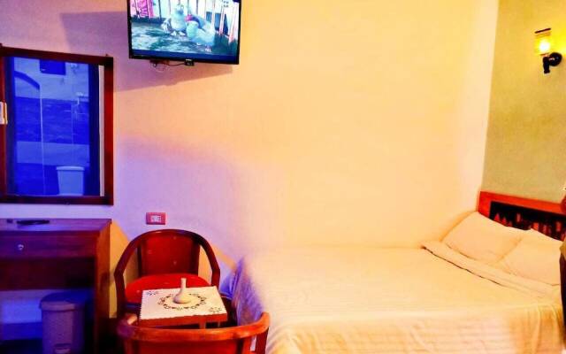 Pyramids paradise hotel