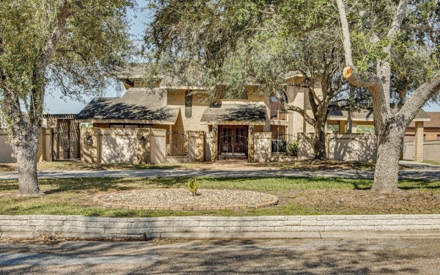 Pool & Game Room: Waterfront Harlingen Home