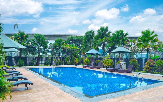 Le Premier Hotel Kota Deltamas