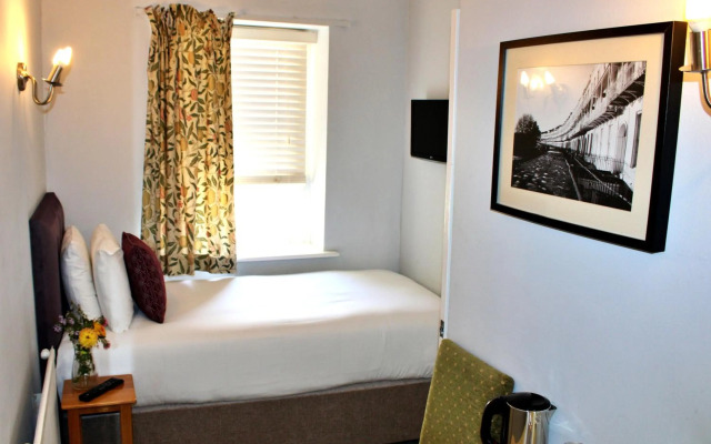 Victoria Square Hotel