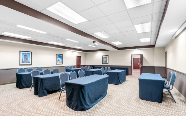 Comfort Inn & Suites