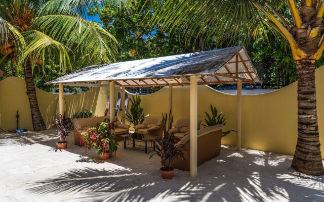 Relax Residence Thoddoo Maldives