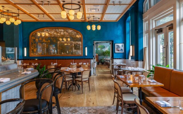 The Drayton Hotel Savannah, Curio Collection by Hilton