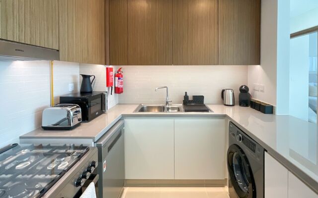 HiGuests - EMAAR 52-42