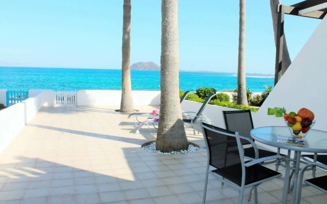 Villa Perseo Beachfront by Vacanzy Collection