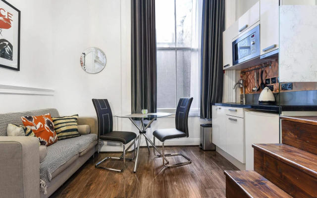 Club Living - Hyde Park Apartments