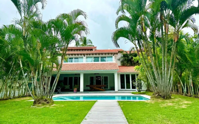 Gorgeous Villa Marina Vallarta, pool, Free Shuttle