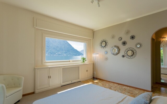 Villa Bianca - Front Lake Pool