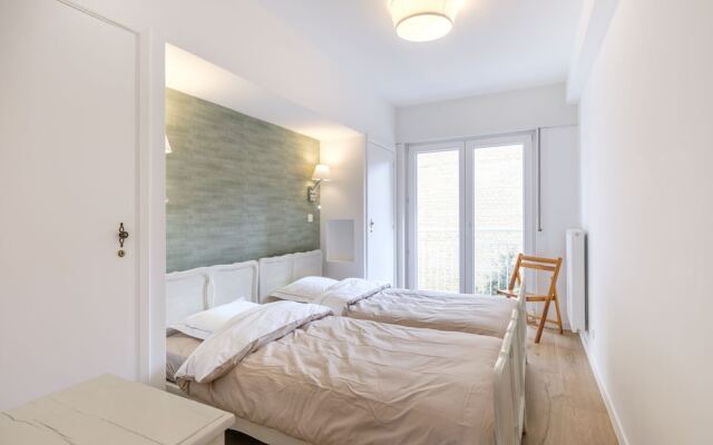 Renovated Apartment With a top Location on a Dike