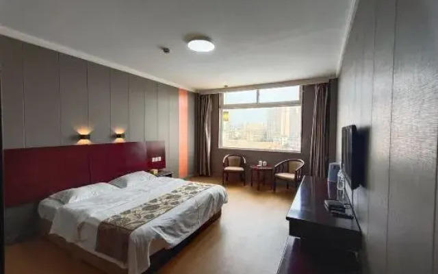 Xinyang Yuelong Hotel