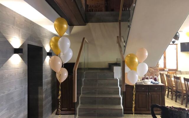 Golden Nest