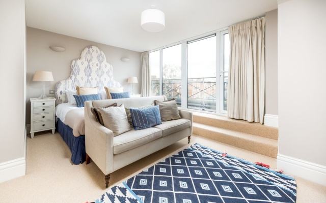 Luxury Battersea Park Home with Stunning Views