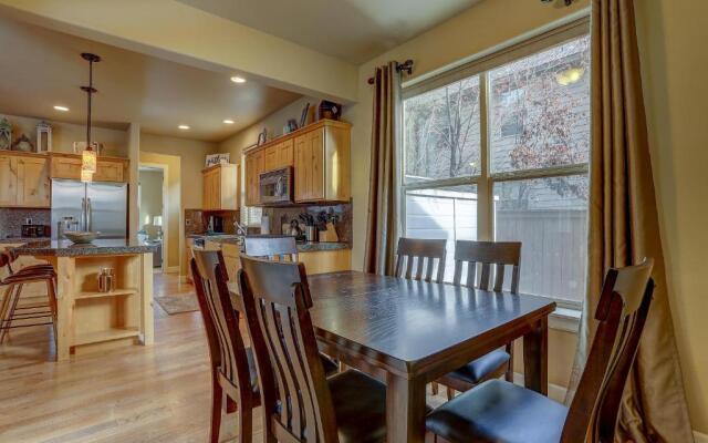 Hollygrape Escape 30 Day Minimum