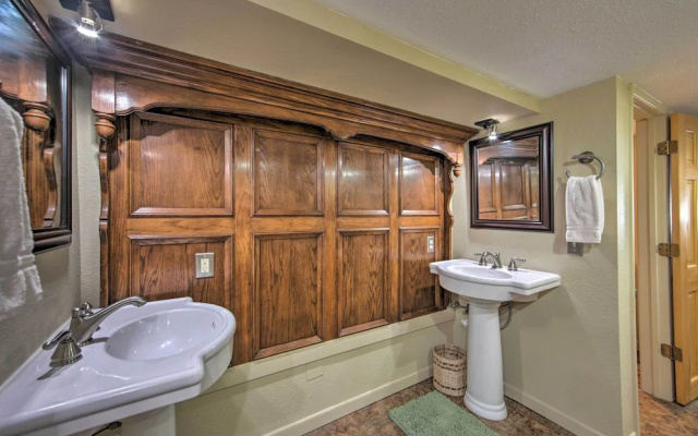 Updated Apartment in Historic Dtwn Marshall!