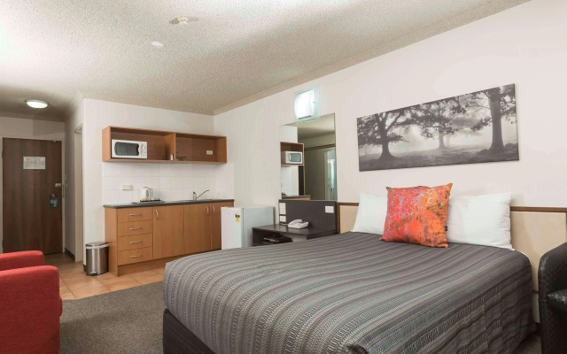 Belconnen Way Hotel Motel and Serviced Apartments – Guest Rooms – Belconnen