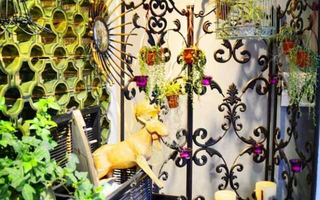 Sharemood Guest House