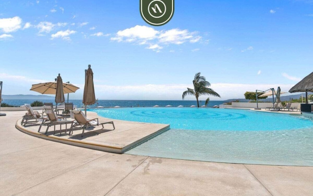 Oceanfront 2 BR Condo - Beach - Restaurant - Gym