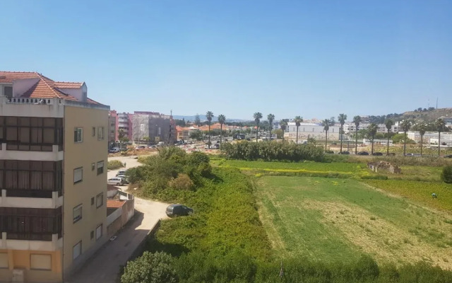 Remarkable 1 Bedroom Apartment Costa da Caparica