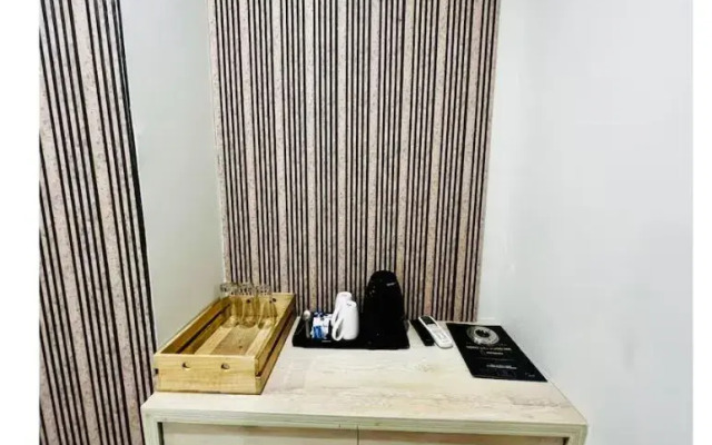 Hotel Limewood Residency