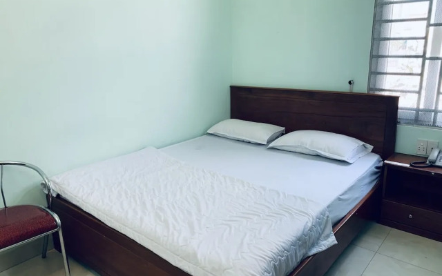 OYO 1054 Rong Vang Hotel