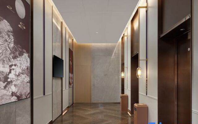 Tongxiang Jinyue Maison New Century Hotel