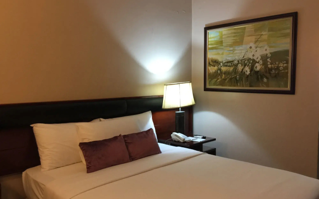 Allure Hotel & Suites