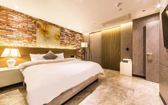 Guwol Hotel