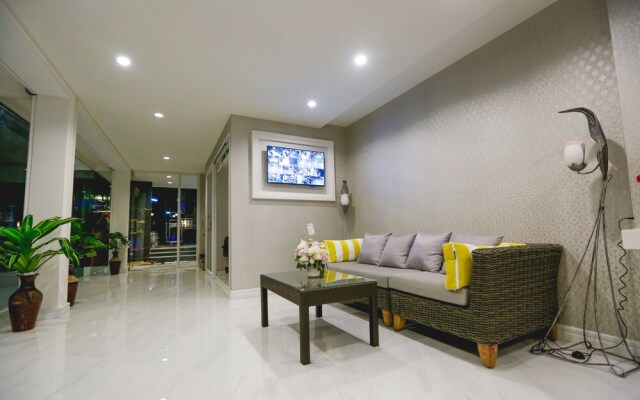 Hua Hin White Villa