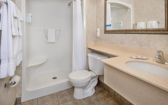 Comfort Inn & Suites Thousand Islands Harbour District