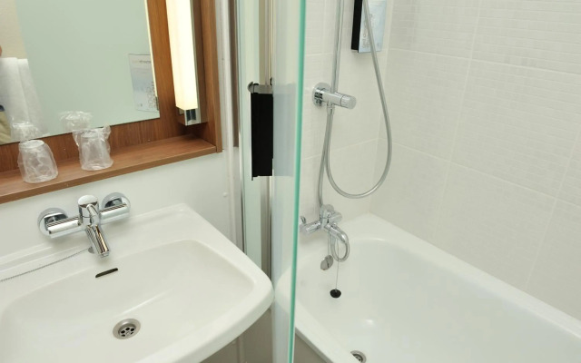 Campanile Lorient Lanester